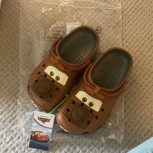 NWT mater crocs J5( womens 7)